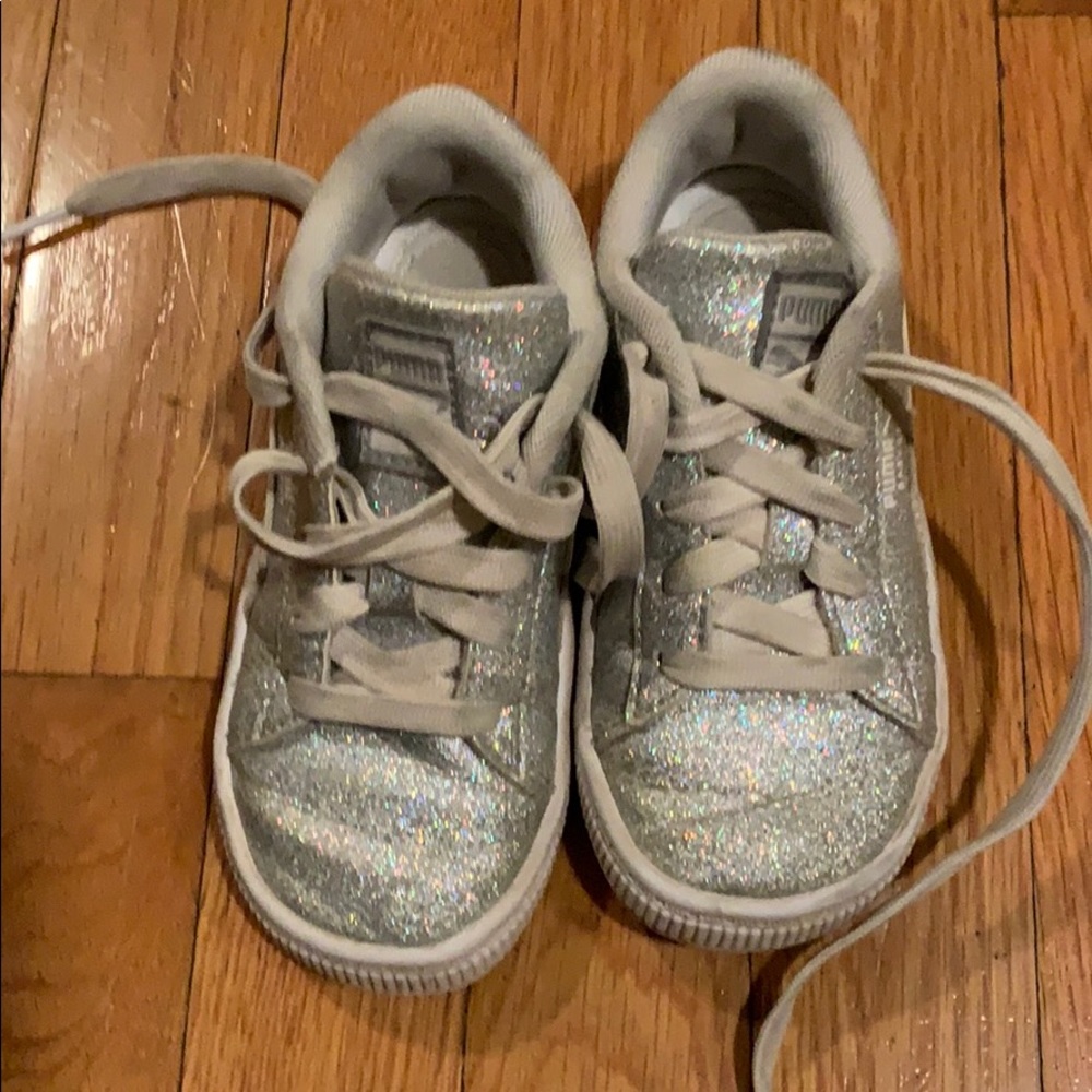 Size 9 glittery pumas